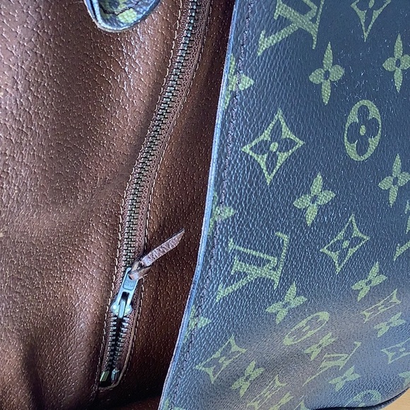 LOUIS VUITTON BAG - Picture 9 of 14